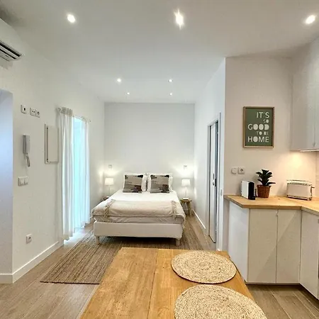 Cute 2 Mins From Daire *