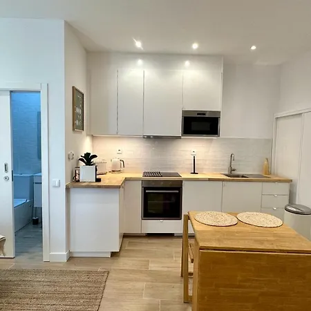 Daire Cute 2 Mins From *