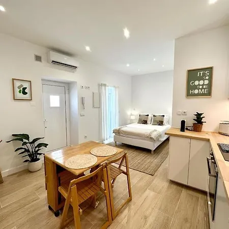 Apartment Cute 2 Mins From