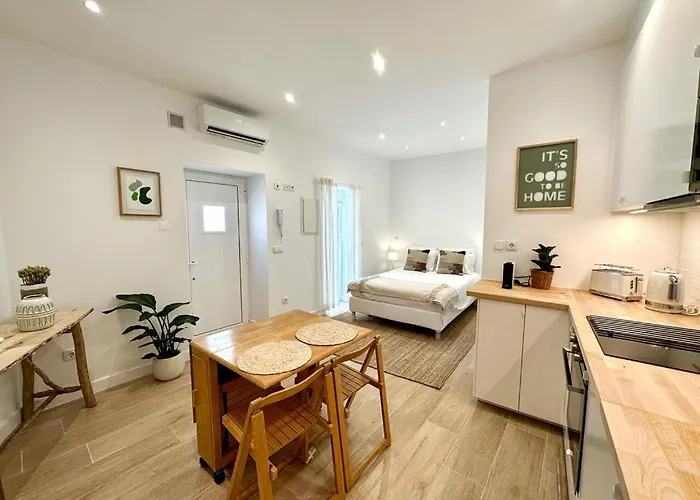 Cute 2 Mins From Apartamento *